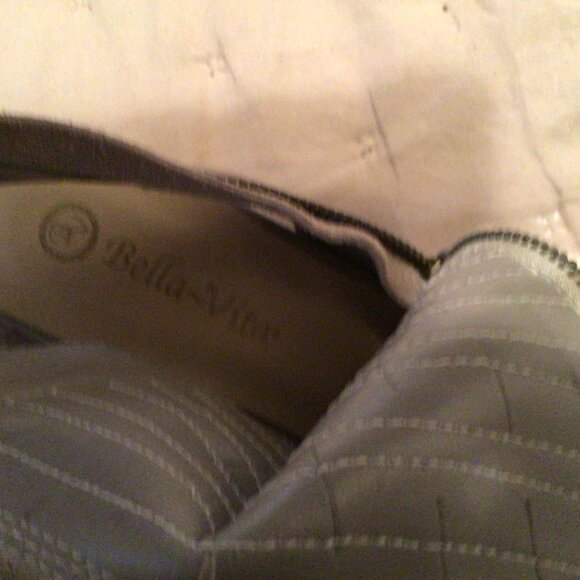 Bella Vita  Size 7.5 Beige Suede - Picture 4 of 5